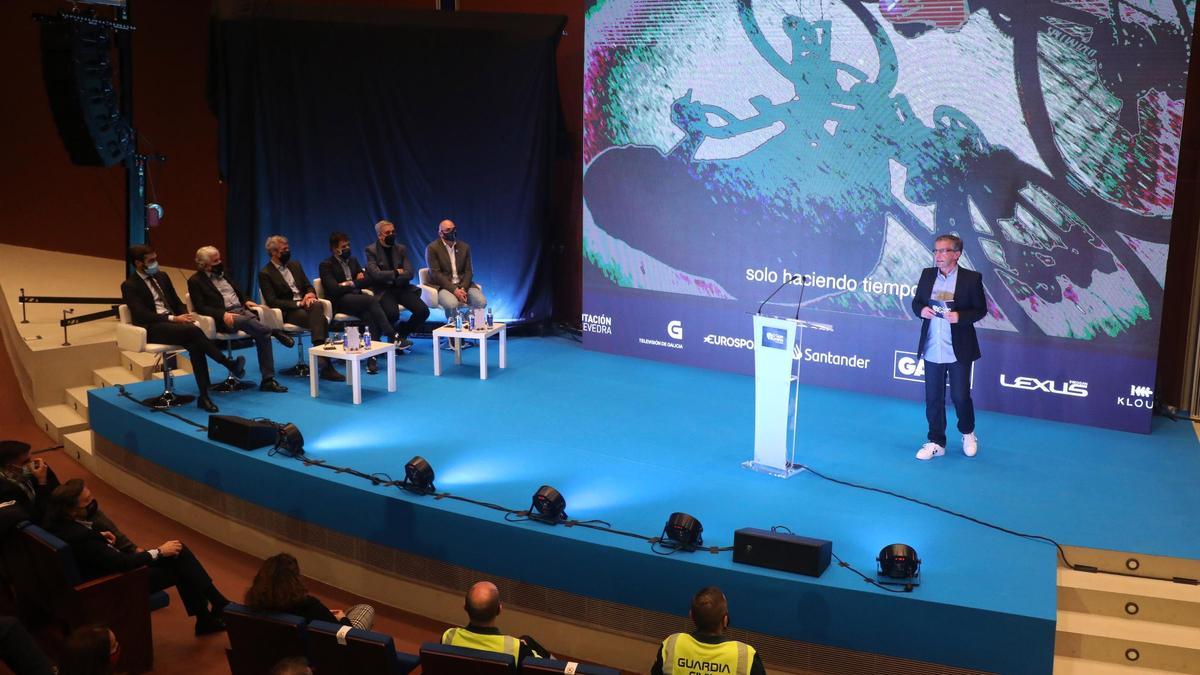 Imagen de la presentación de la carrera, ayer en Santiago.