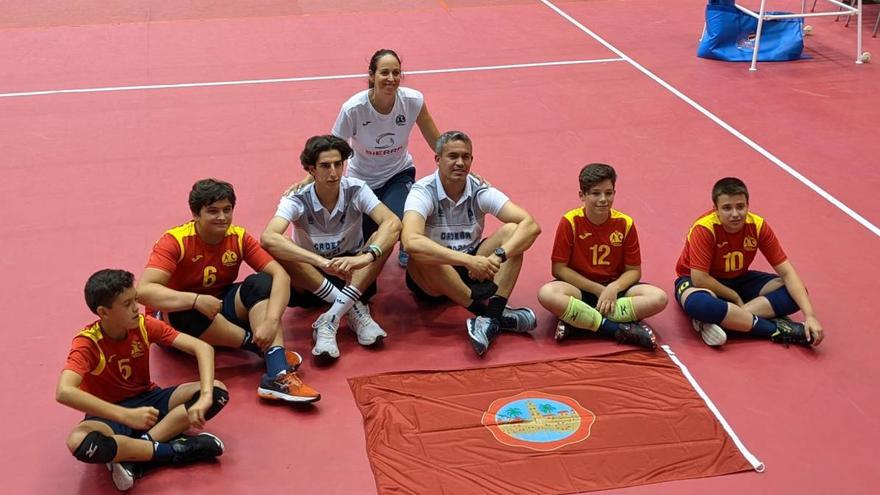 Componentes del conjunto alevín masculino del Academia Voleibol Córdoba.