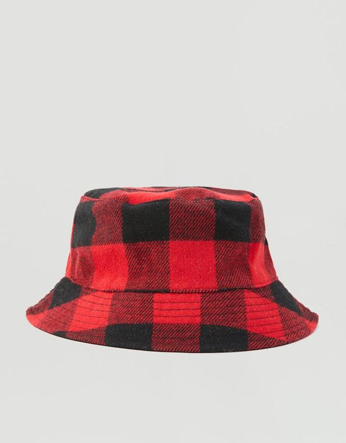 Sombrero en tartán, de Pull&amp;Bear