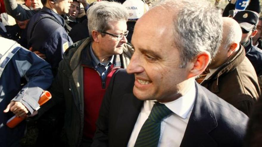 El expresidente de la Generalitat Valenciana Francisco Camps llega a la Universidad Miguel Hernández de Elx
