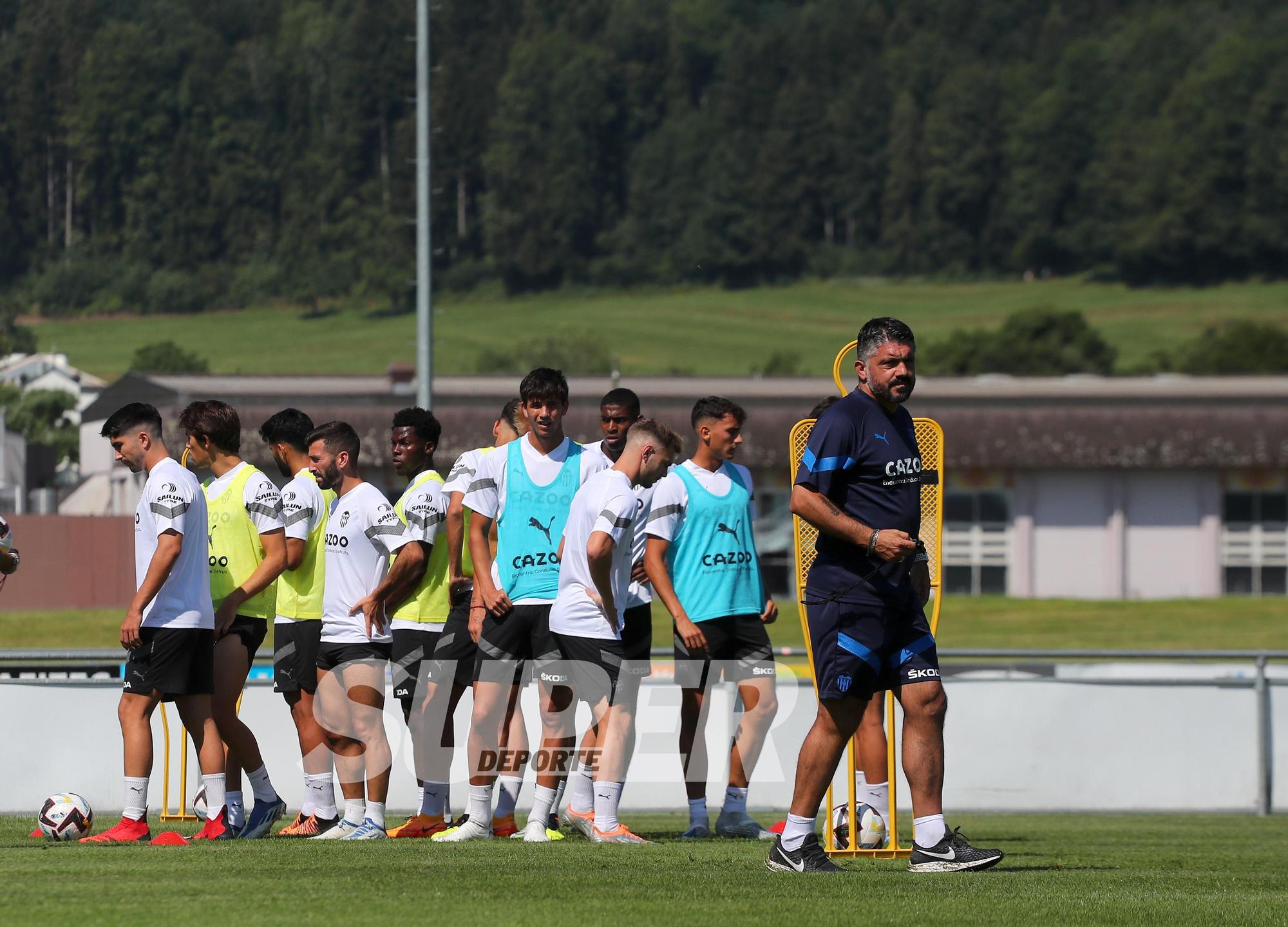 Así ha sido el primer entrenamiento del Valencia CF en tierras suizas