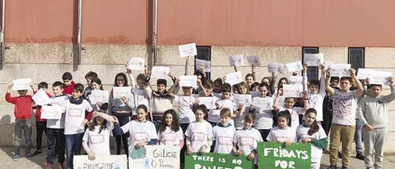 Los escolares porriñeses  promotores de los paros de los viernes.