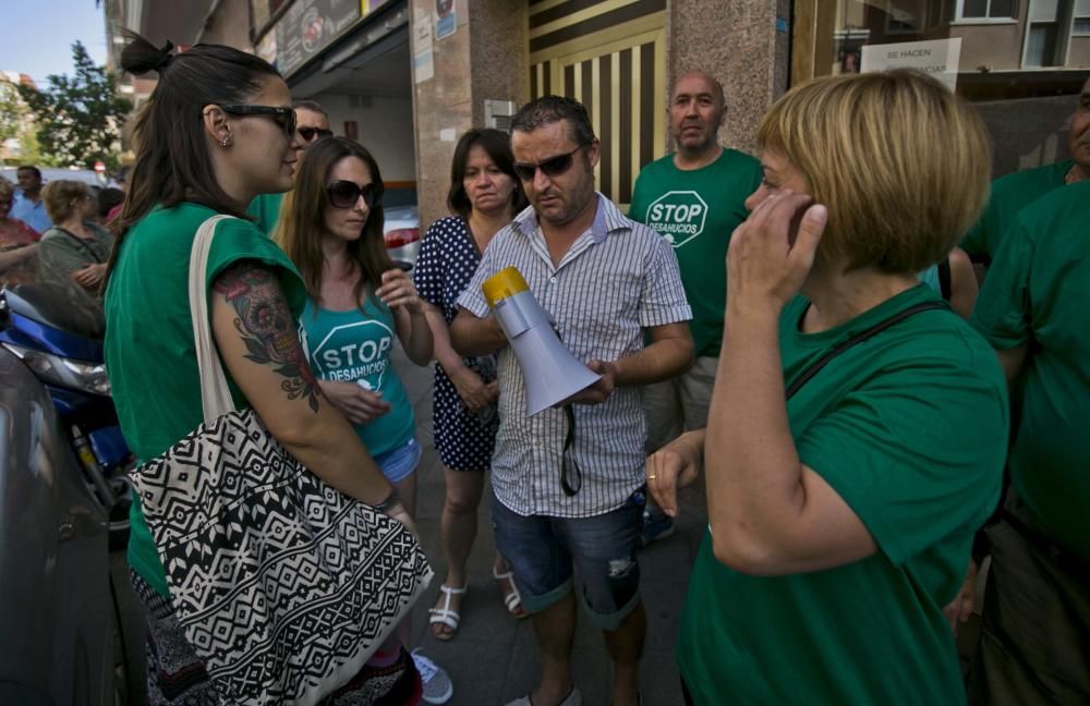 La PAH de Elche paraliza un desahucio