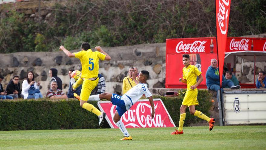 El CD Tenerife derrota al Sobradillo y se gana la plaza para ir Madrid