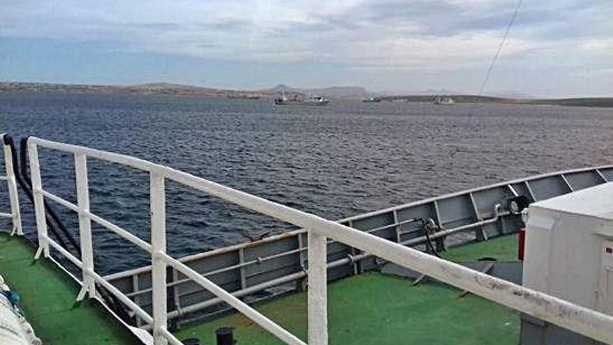 Barcos gallegos fondeados en las Malvinas.