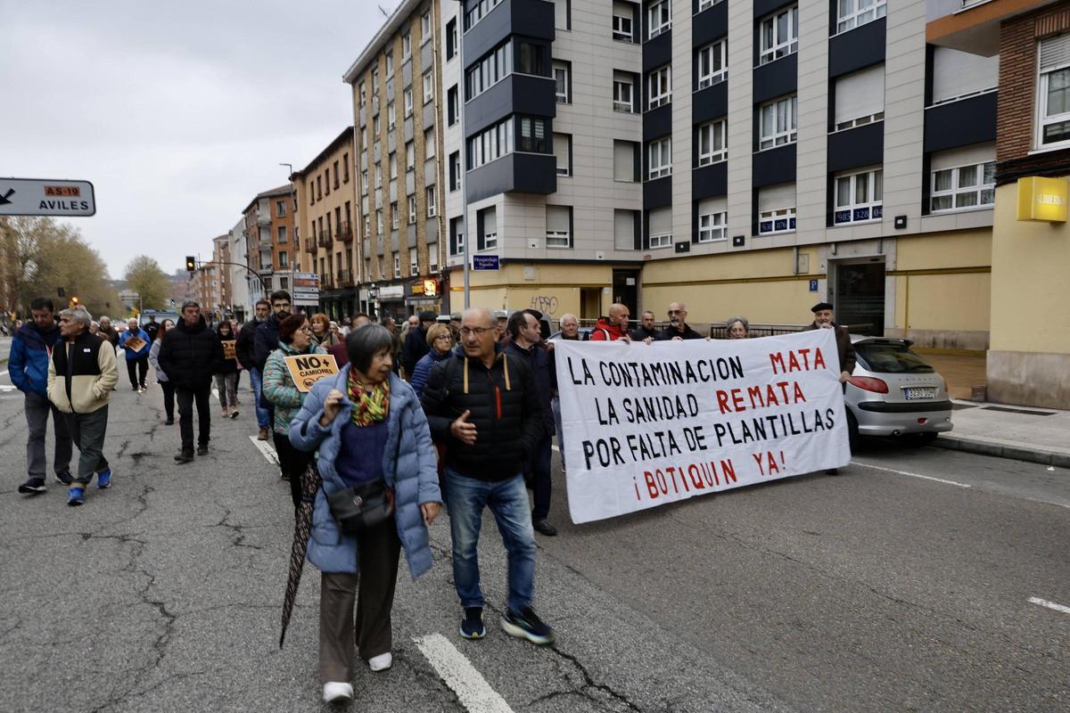 La Calzada vuelve a clamar contra el tráfico de camiones (en imágenes)