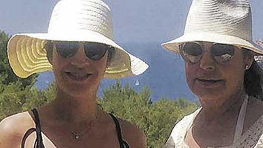 Die Franco-Enkelin (rechts) verkaufte ihre Mallorca-Villa 2017.