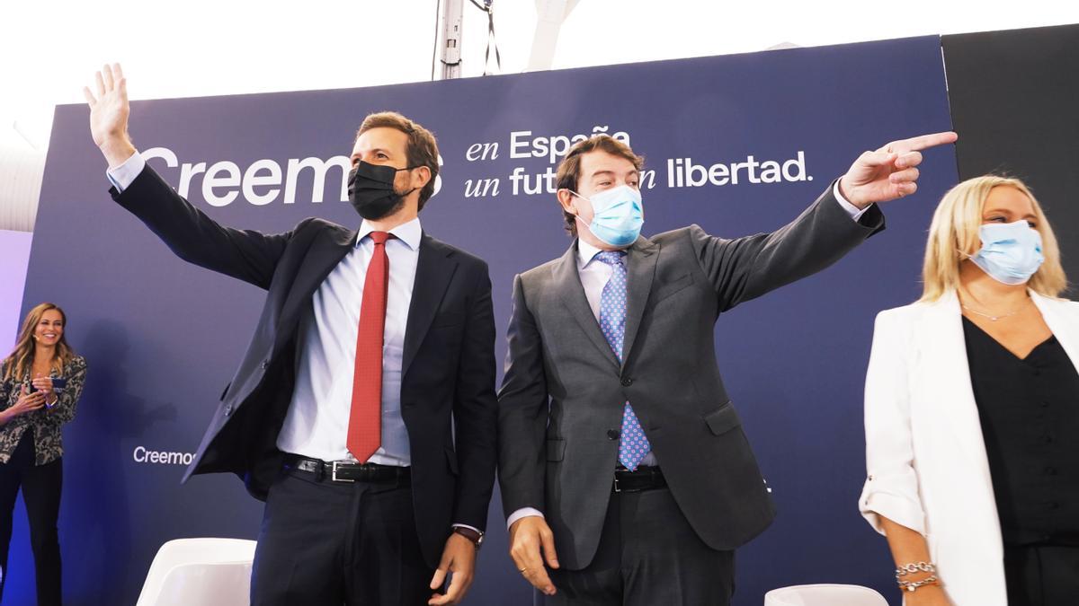 Pablo Casado y Alfonso Fernández Mañueco en la convención nacional del Partido Popular en Valladolid.