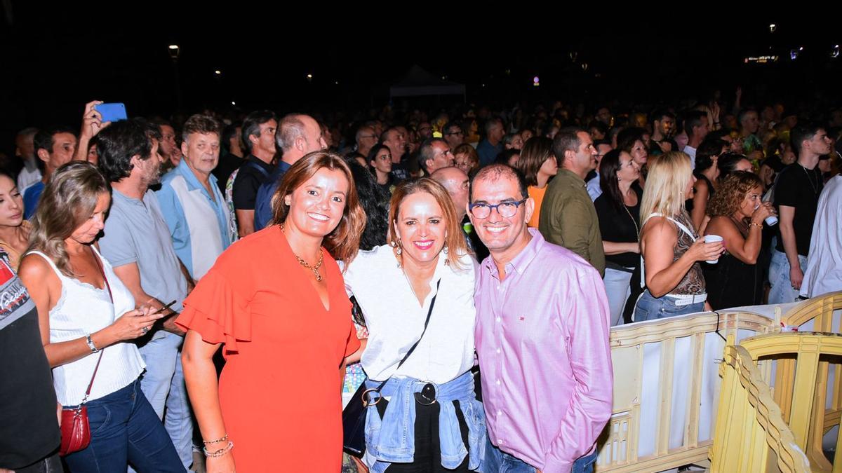 Los concejales Olivia Duque, Nori Machín y Toni Callero, en Playa Bastián.