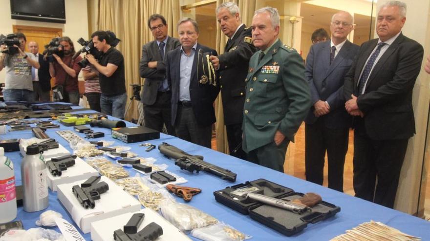 El delegado del Gobierno en la presentación de una operación conjunta entre la Policía y la Guardia Civil en Alicante