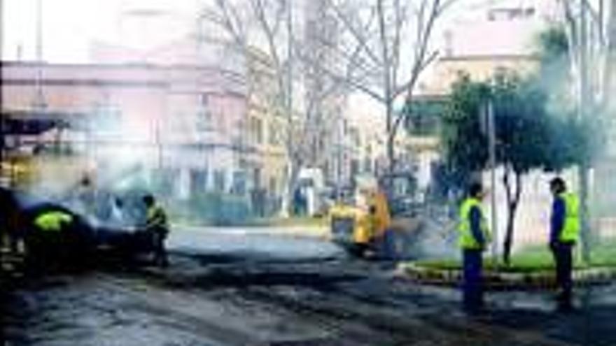 Empieza el asfaltado de la plaza Extremadura