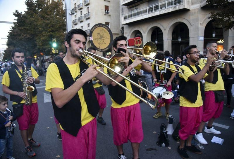 Las peñas de la Federación vuelven a tomar la calle en su maratón de charangas