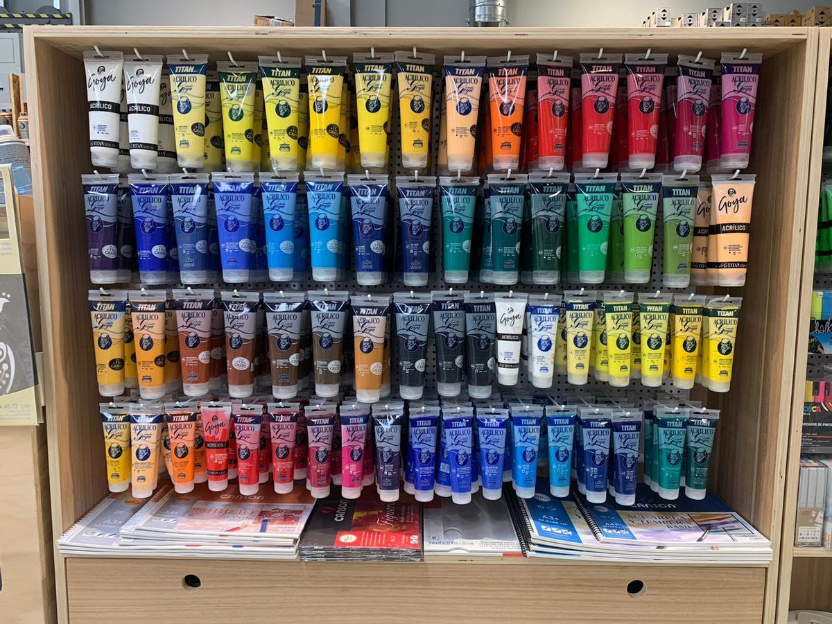 Pinturas rubio acrílicas.