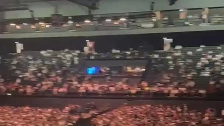 Interior del El estadio LDLC Arena, en la localidad de Décines‑Charpieu, minutos antes de que inicie el concierto