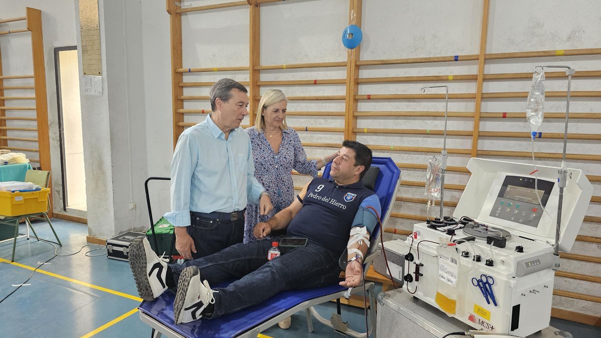 Marciano Gómez en el IES Lluís Vives en el Día Mundial del Donante de Sangre