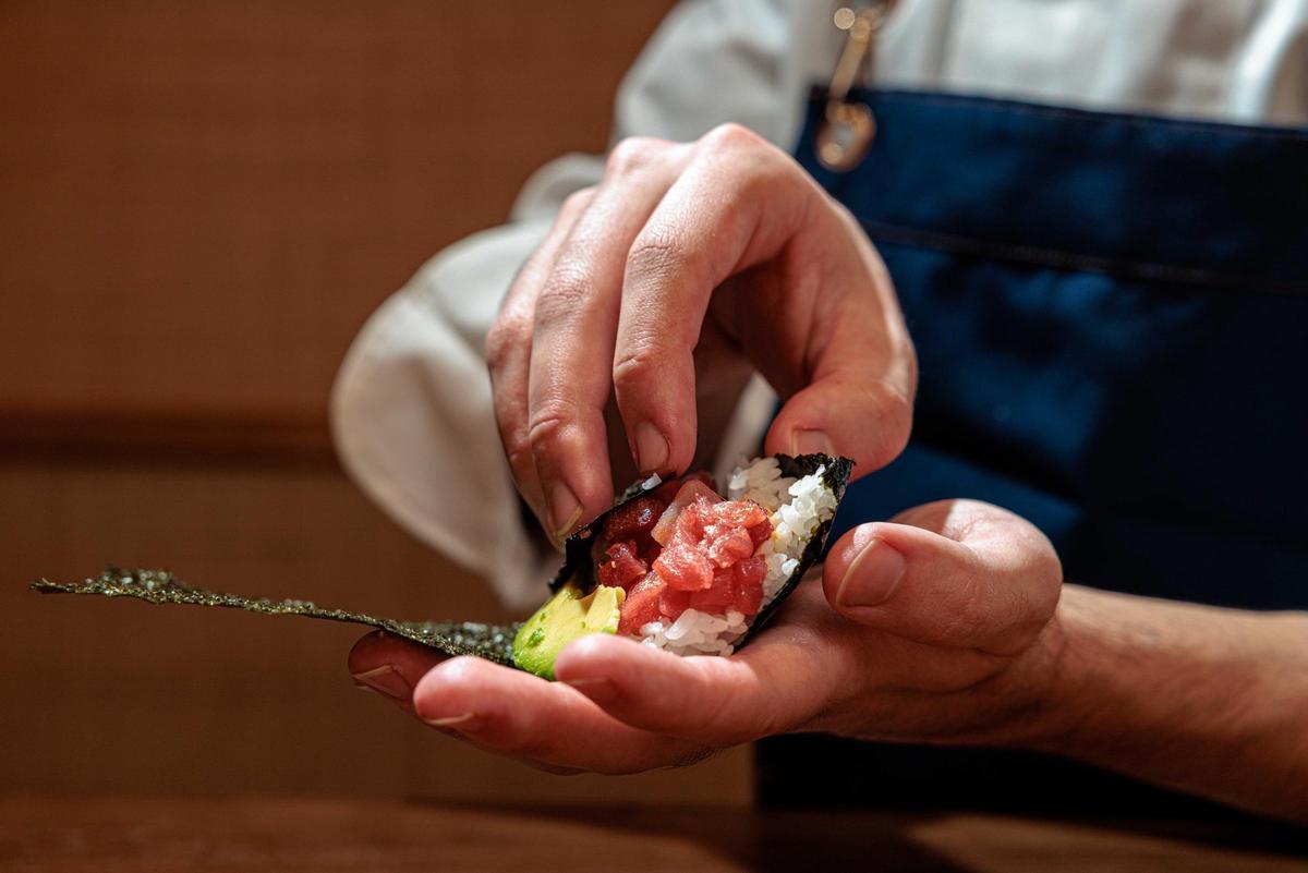 Kaito Hand Roll Bar celebra el Día Internacional del Sushi reivindicando la cultura de la barra japonesa.