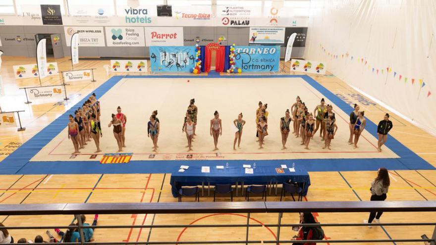 Roban más de mil euros de varias mochilas a un grupo de gimnastas de rítmica durante un torneo en Ibiza