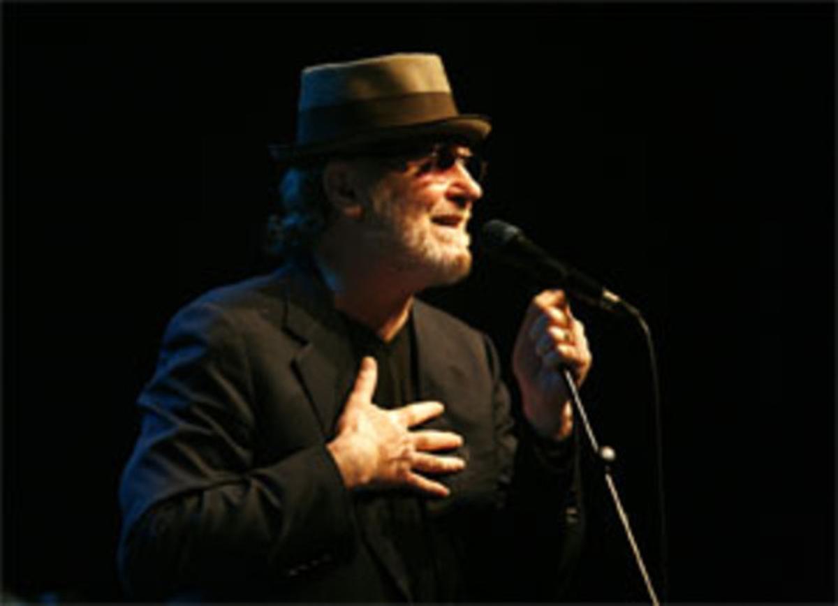 Francesco de Gregori, diumenge a la nit, en el cicle Barnasants. Francesco de Gregori, diumenge a la nit, en el cicle Barnasants.