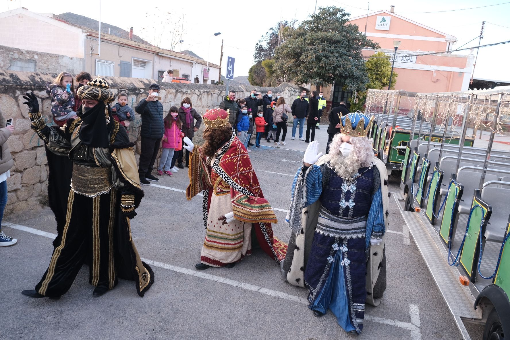 Los Reyes Magos llegan a Novelda en tren