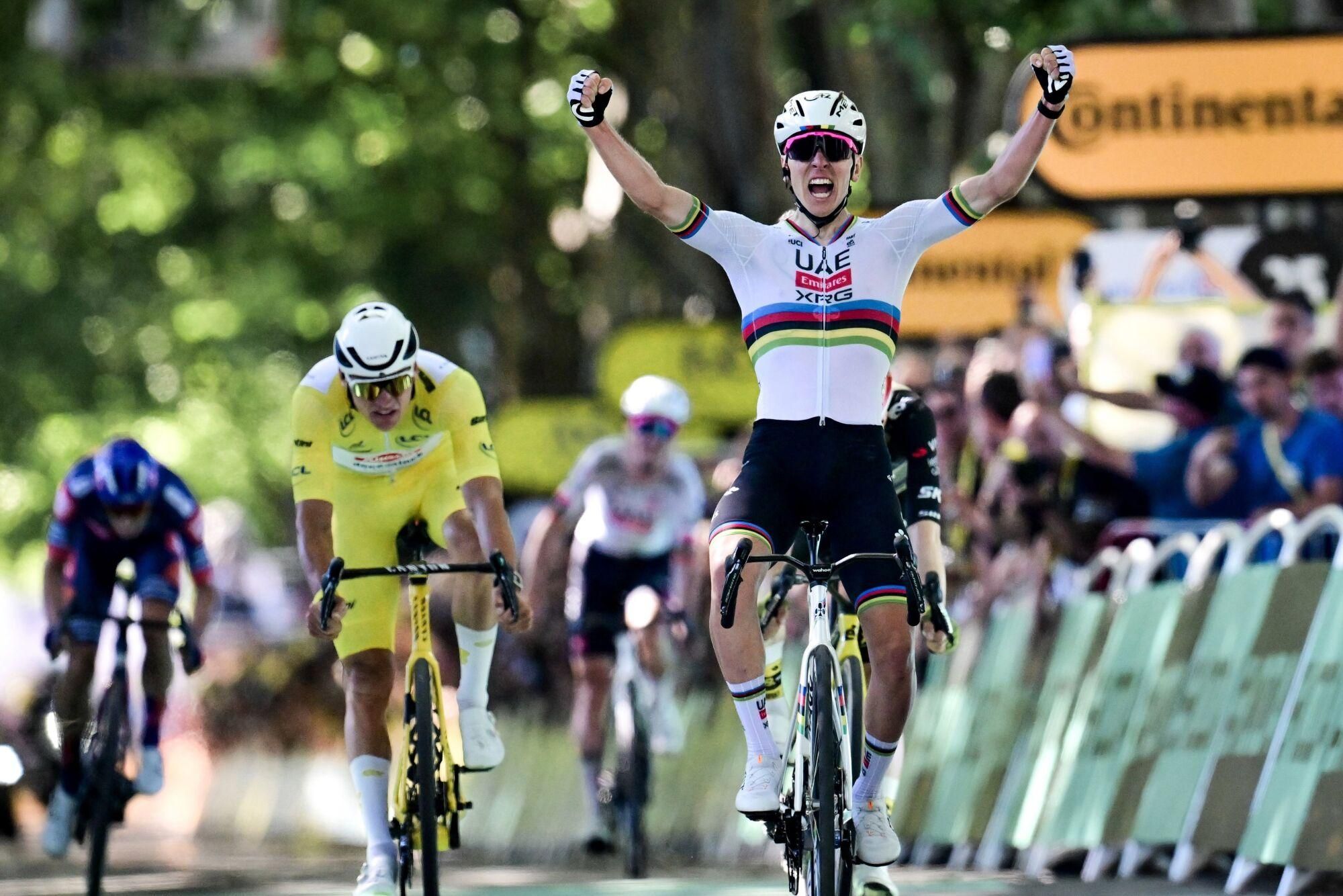 08/07/2025 El ciclista Tadej Pogacar (UAE Team Emirates-XRG) ha ganado este martes la cuarta etapa del Tour de Francia, disputada entre Amiens Métropole y Rouen sobre 174,2 kilómetros, para lograr su 18ª victoria en el Tour y la número 100 en su carrera DEPORTES @LETOUR