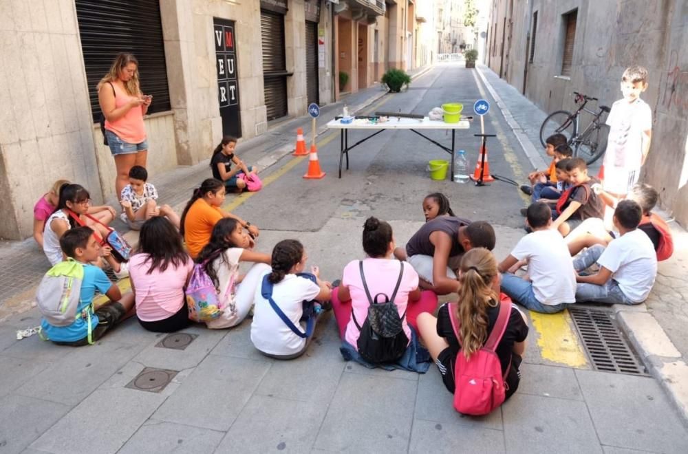 Les escoles de Figueres surten al carrer