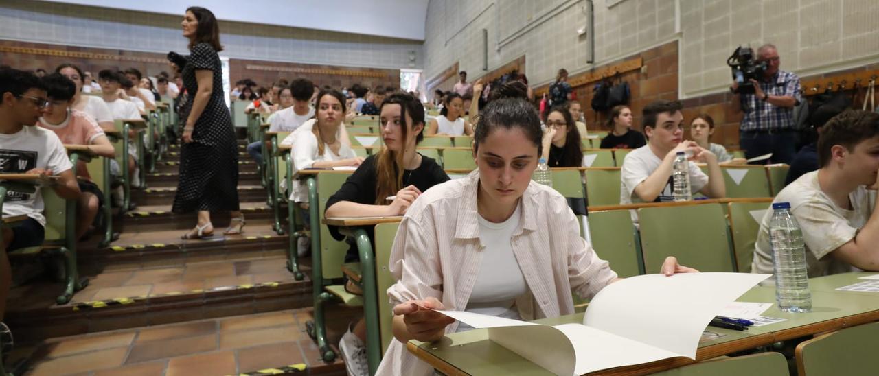 Varios alumnos durante la celebración de la Evau, hace unas semanas en Zaragoza.