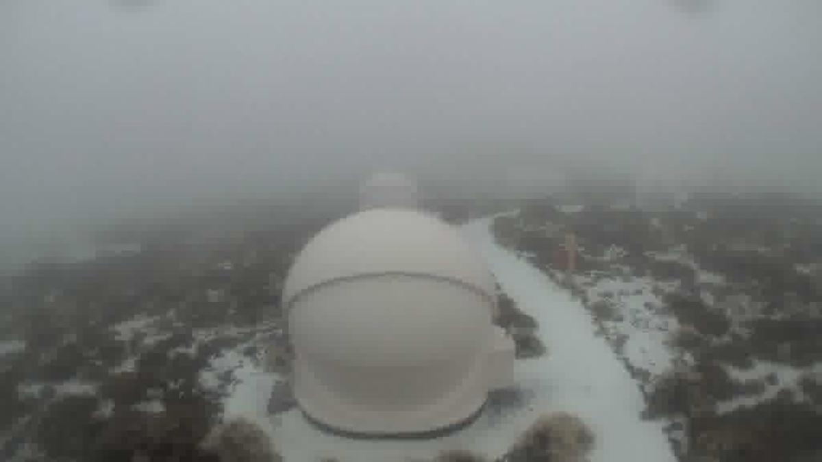 Vídeo de archivo del Teide nevado.