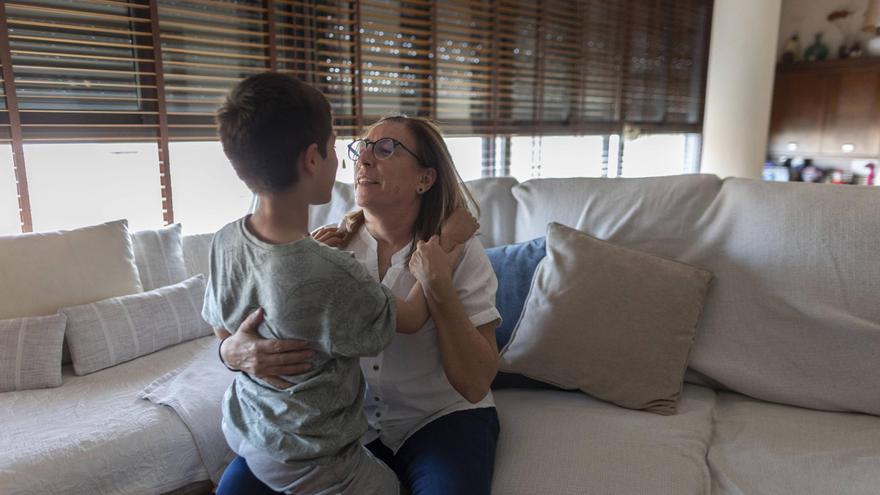 La madre de un niño con autismo severo: &quot;Ni por orden de un juez la conselleria le paga a mi hijo lo que le debe&quot;