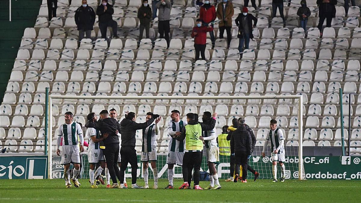 Un encuentro del Córdoba esta temporada con público en las gradas.