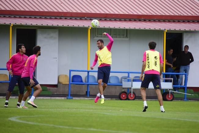 Entrenamiento UD LAS PALMAS en Barranco Seco ...