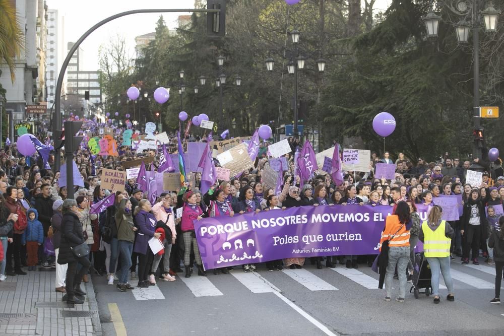 Manifestación del 8 M por las calles de Oviedo