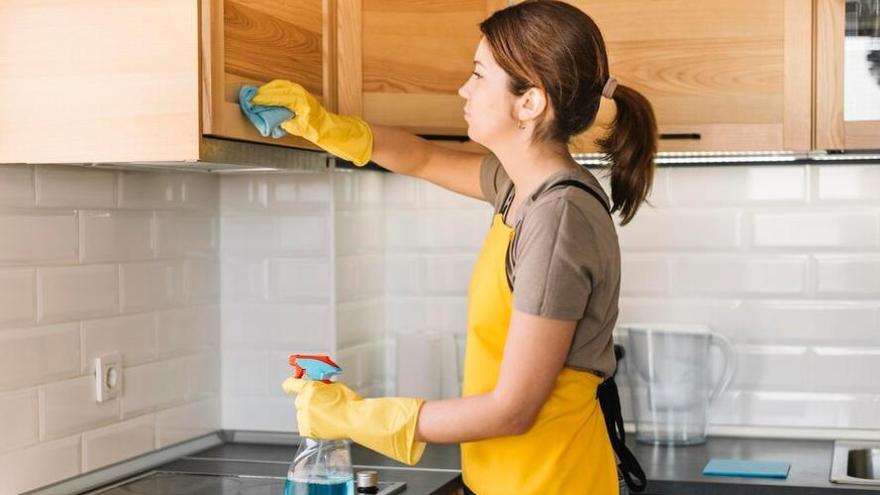 Estàs cansat de netejar la cuina a cada instant?