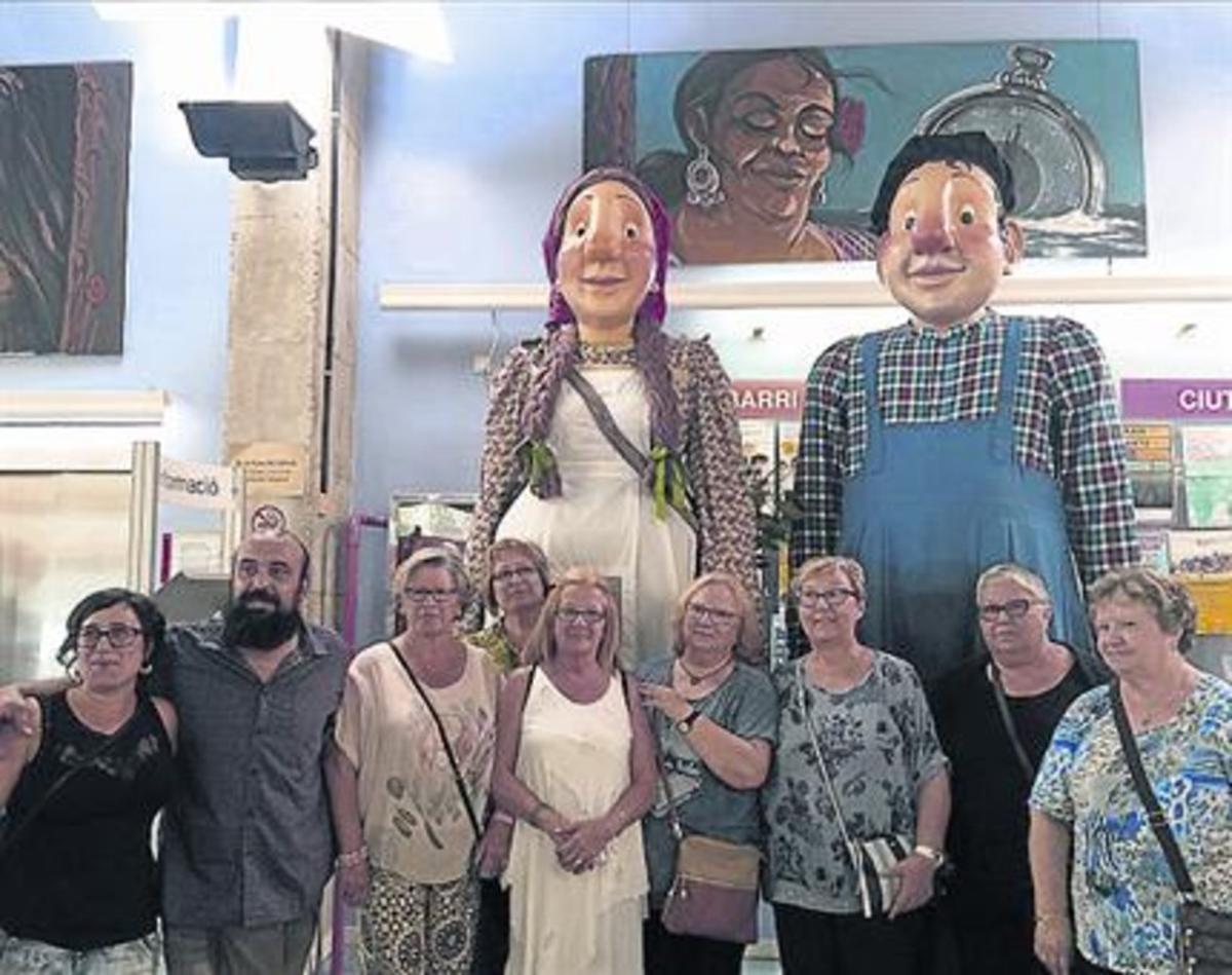 De todos 8 Besòs y Maresme, con parte de sus creadores. De todos 8 Besòs y Maresme, con parte de sus creadores.