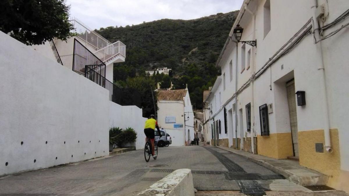 Forna, el pueblo bajo el castillo por el que pasan más bicis que coches