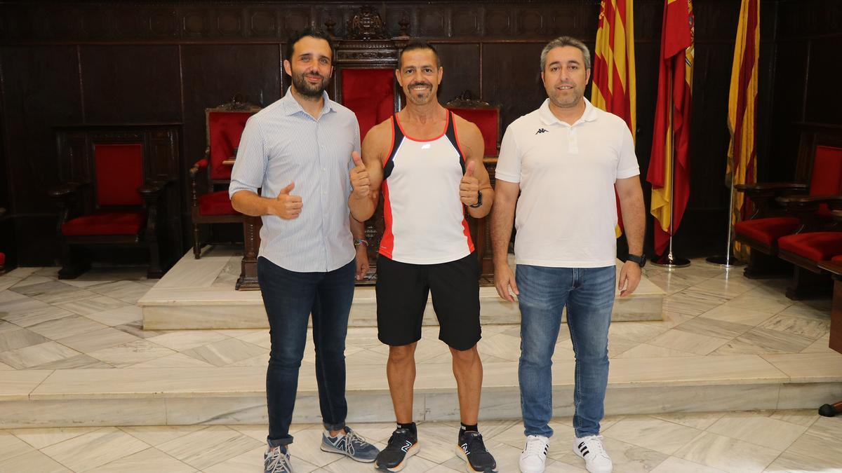 Recibimiento a José María García en el Ayuntamiento de Sagunt