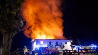 Aparatoso incendio en dos viviendas en Salamanca