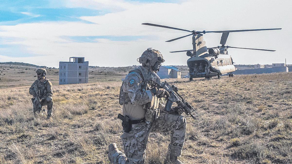 Maniobras militares en Talavera la Real