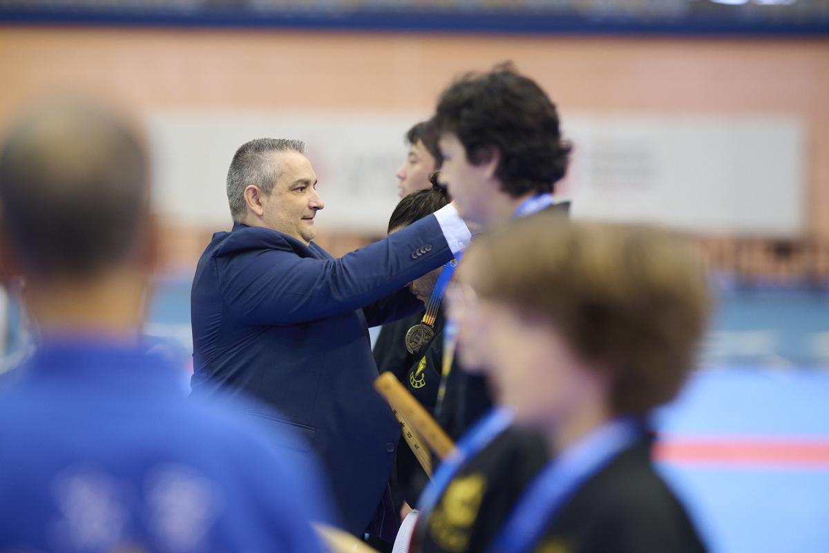 En un año marcado por la complejidad del panorama nacional, la FTCV consolida su liderazgo con una estrategia basada en la excelencia técnica, la formación en valores y el compromiso con el desarrollo del taekwondo en la Comunitat Valenciana.