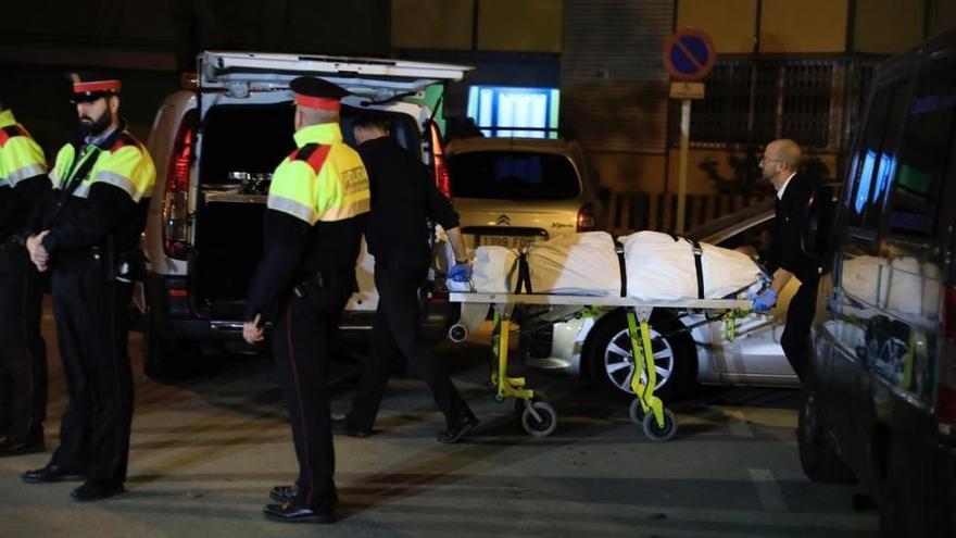 Hallados los cuerpos de una anciana y su hijo en un piso de Barcelona
