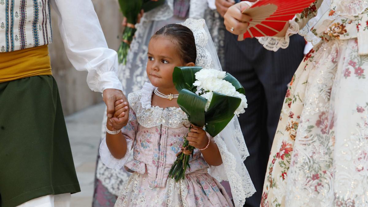 Búscate en el segundo día de Ofrenda por las calles del Mar y Avellanas (entre las 11.00 y 12.00 horas)