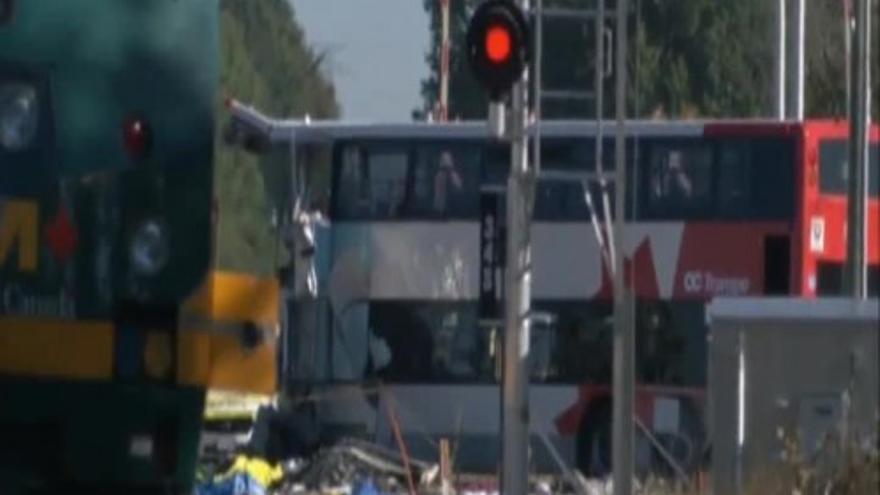 Al menos cinco muertos en un accidente entre un tren y un autobús en Canadá