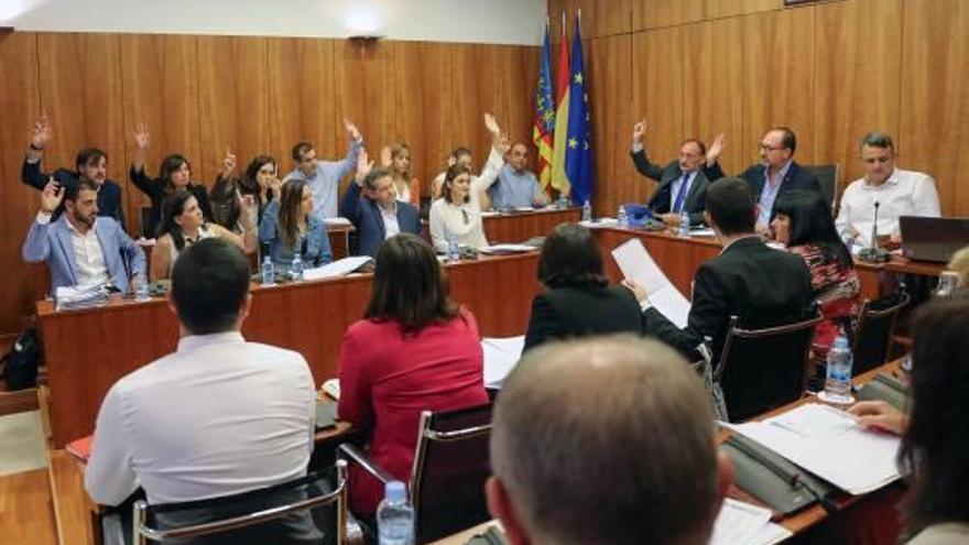 Imagen de la última sesión plenaria celebrada en el Ayuntamiento de Orihuela.