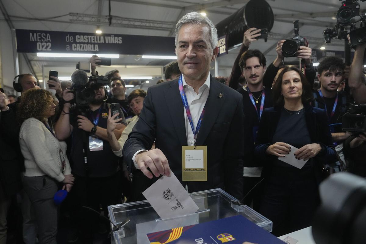 Candidate Víctor Font i Mante cast his ballot during 2026 FC Barcelona presidential election, in Barcelona, Spain, 15 March 2026. A total of 114.504 shareholders of FC Barcelona are called to vote the next President for the next 5 years between Joan Laporta or businessman Víctor Font i Mante. EFE/ Enric Fontcuberta