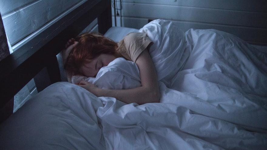 If you’re feeling anxious or anxious, this simple trick before bed can help