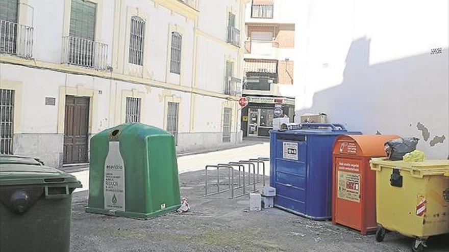 La Policía investiga el hallazgo de unas bellotas de hachís en un aparcamiento