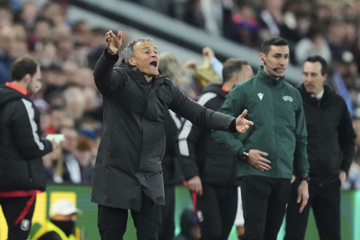 PSG's head coach Luis Enrique reacts during the Champions League quarterfinal second leg soccer match between Aston Villa and Paris Saint-Germain at Villa Park stadium, Birmingham, England, Tuesday, April 15, 2025. (AP Photo/Kirsty Wigglesworth). EDITORIAL USE ONLY/ONLY ITALY AND SPAIN