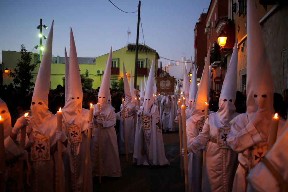 Lunes Santo | Preparativos y nervios en los nazarenos del Cautivo