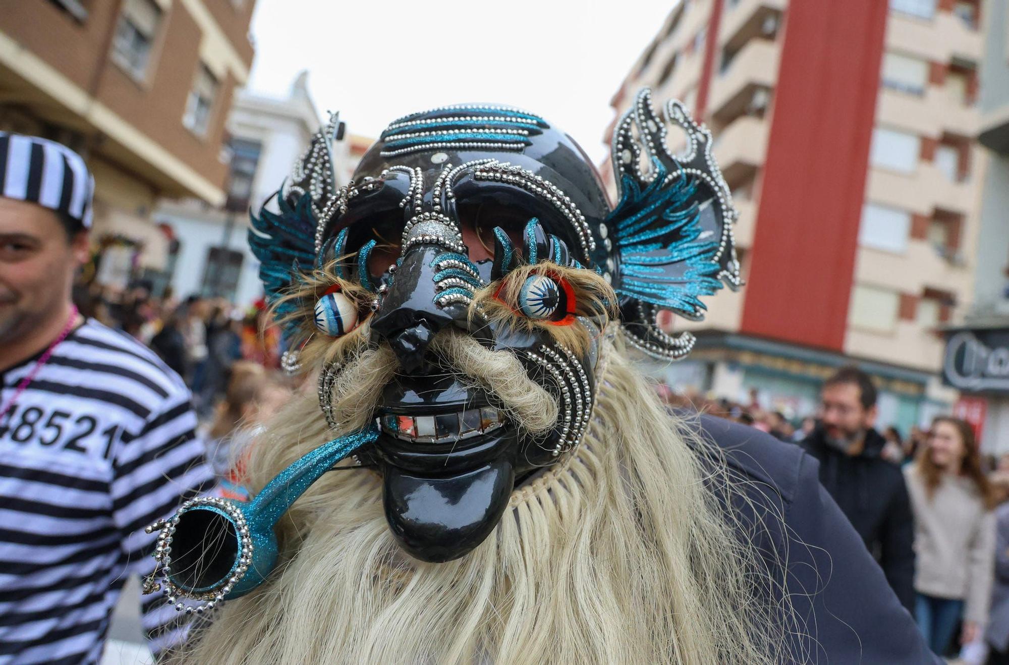 El Cabanyal se vuelca con el carnaval más americano con el 'Mardi Grass' de Nueva Orleans