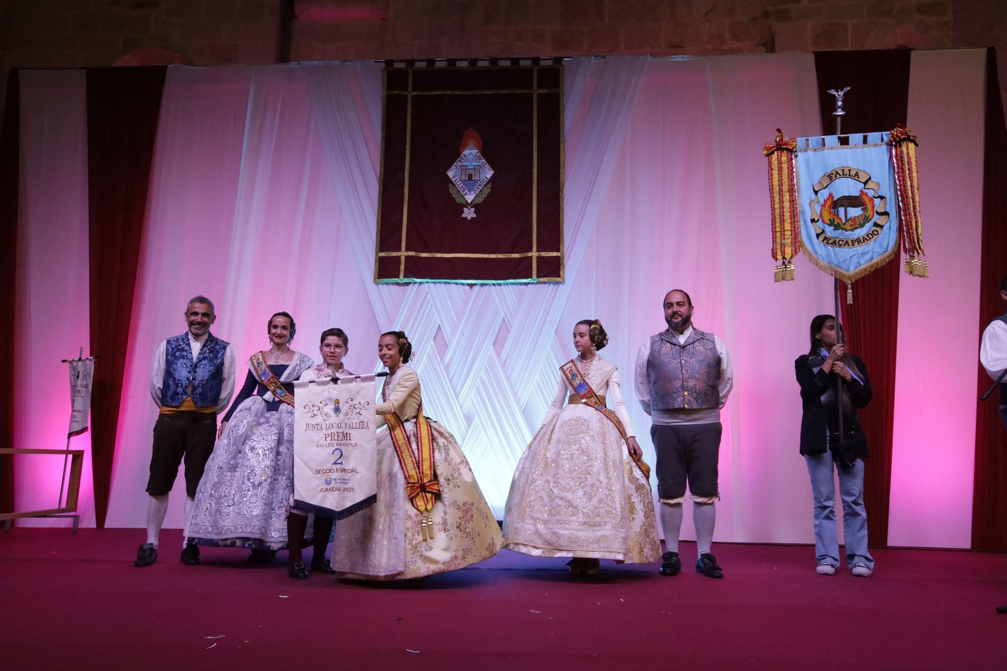 Todas las fotos de la entrega de premios falleros de Gandia