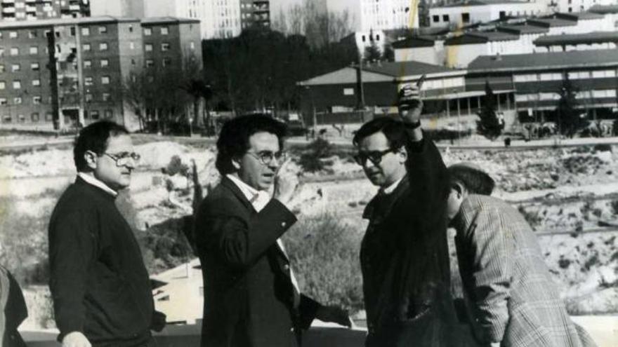 José Sanus con Santiago Calatrava en la zona del Viaducto en que iba a construirse el puente.